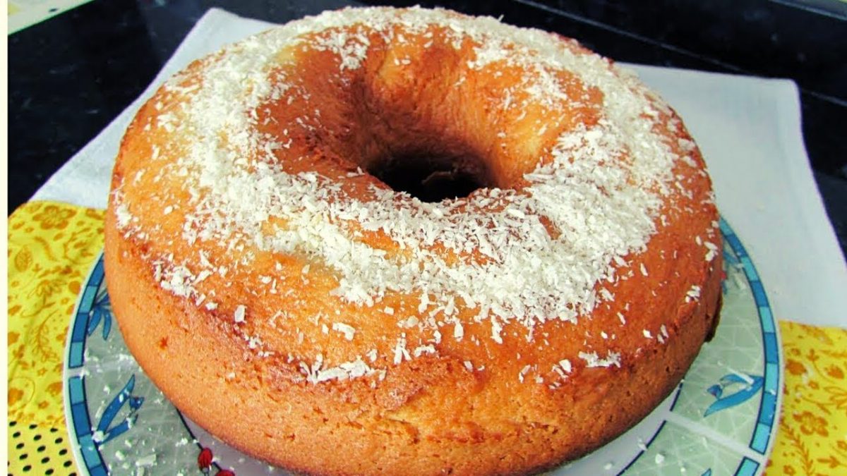 BOLO DE COCO SIMPLES E FÁCIL. IDEAL PARA O CAFÉ DA MANHA OU DA TARDE