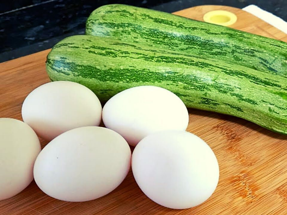 TEM ABOBRINHA E OVOS EM CASA? ENTÃO FAÇA ESTE MEXIDO DELICIOSO.