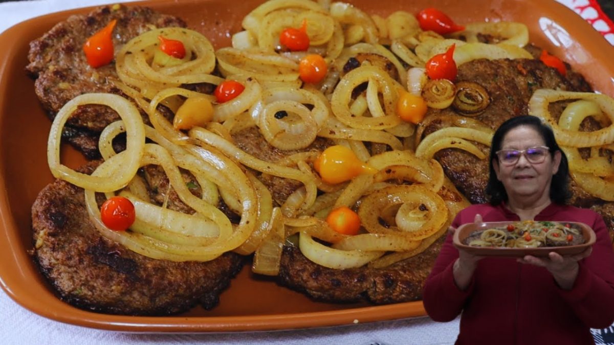 BIFE DE CARNE MOÍDA CASEIRO. RECEITA ECONÔMICA E RENDE MUITO.