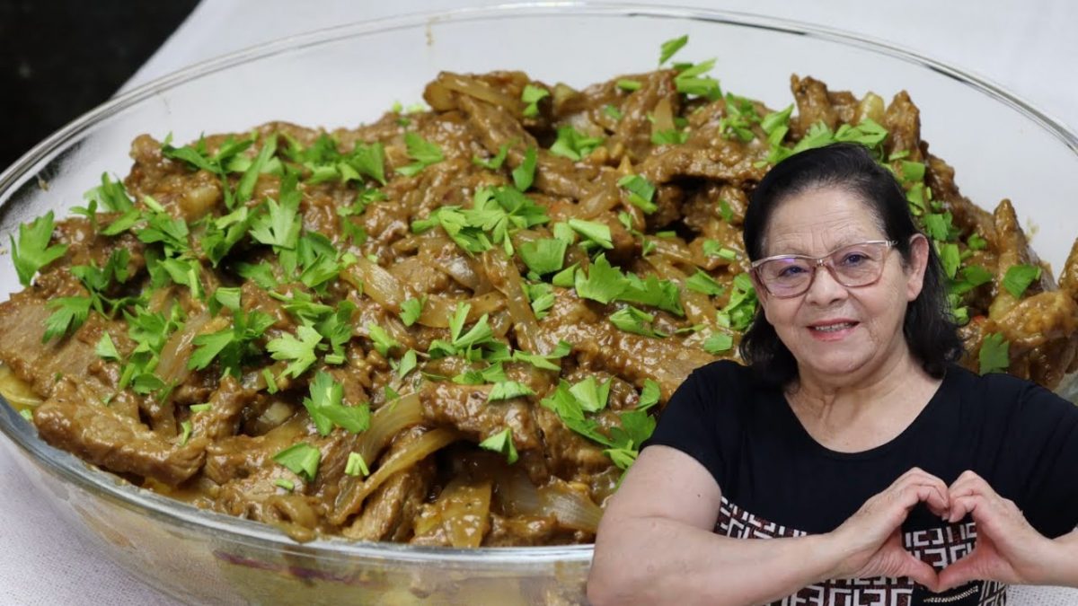 TIRINHAS DE CARNE COM BATATAS RENDE MUITO E O SABOR É BOM DEMAIS!