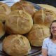 PÃO COZIDO NA ÁGUA.VOCÊ JÁ EXPERIMENTOU ESTA RECEITA? A CASQUINHA FICA CROCANTE E SABOROSA.