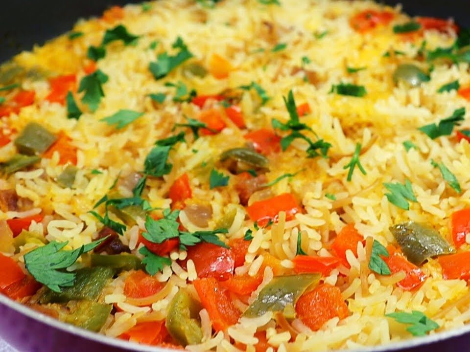 ARROZ COM MACARRÃO. FICA SOLTINHO E NÃO PODE FALTAR NA MINHA CASA.