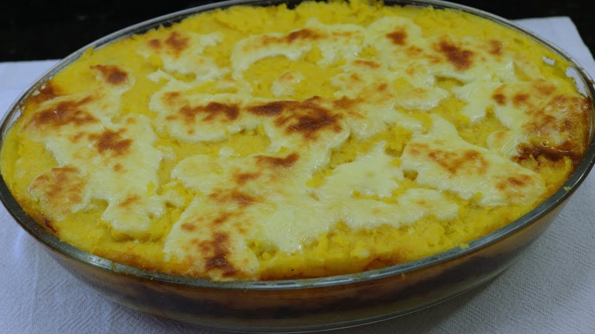 ESCONDIDINHO DE POLENTA. É DE DAR ÁGUA NA BOCA DE TÃO GOSTOSO!