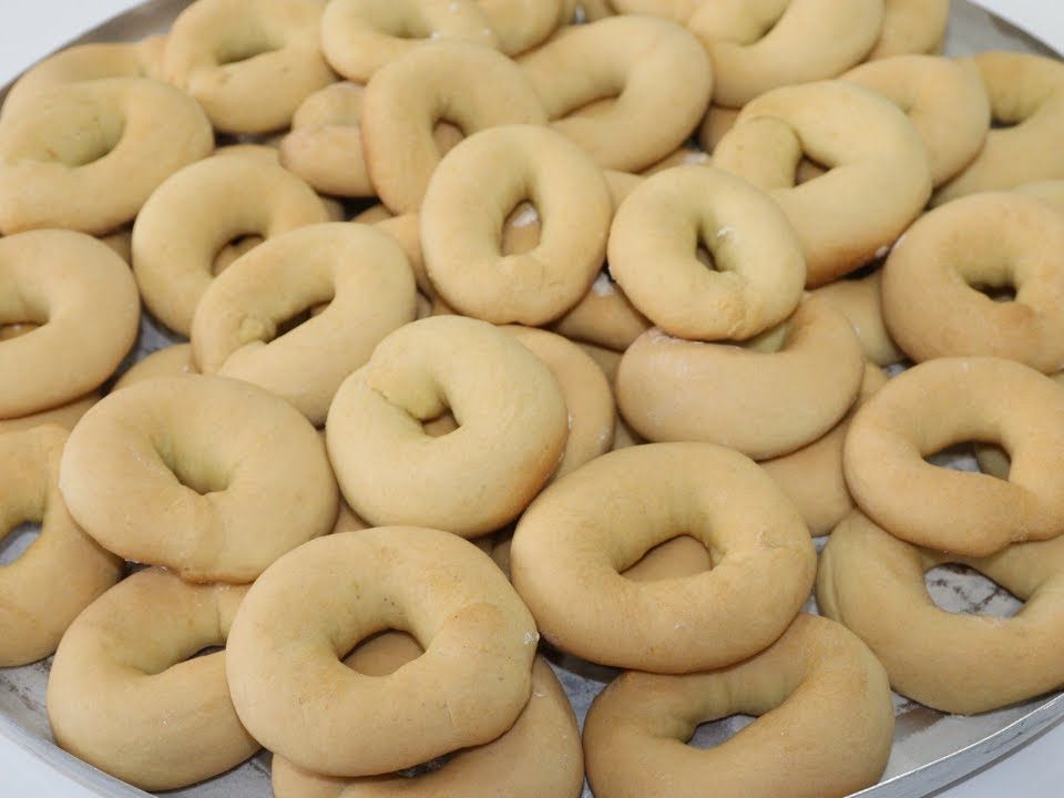 ROSQUINHAS CASEIRAS DE FARINHA DE TRIGO. COM INGREDIETES QUE VOCÊ TEM NA SUA CASA. SIMPLES DE FAZER.