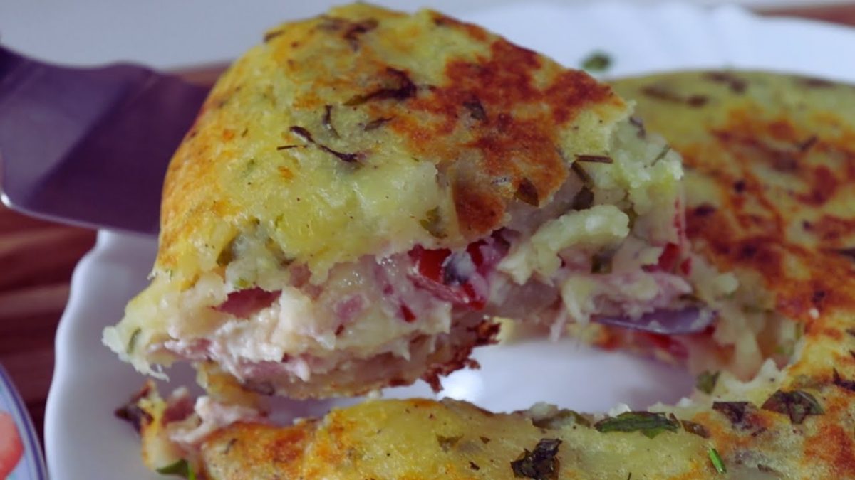 TORTA DE BATATA NA FRIGIDEIRA SEM FORNO.FICA PRONTA EM POUCOS MINUTOS .