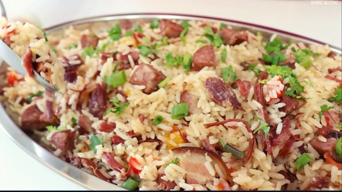 ARROZ TROPEIRO: FÁCIL DE FAZER E MUITO SABOROSO!