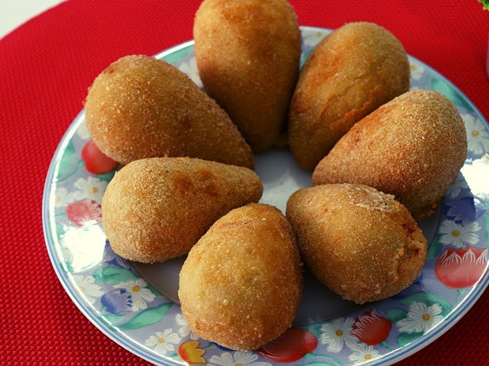 COXINHA DE FRANGO COM MASSA ECONÔMICA. GANHE DINHEIRO COM ESSA RECEITA!