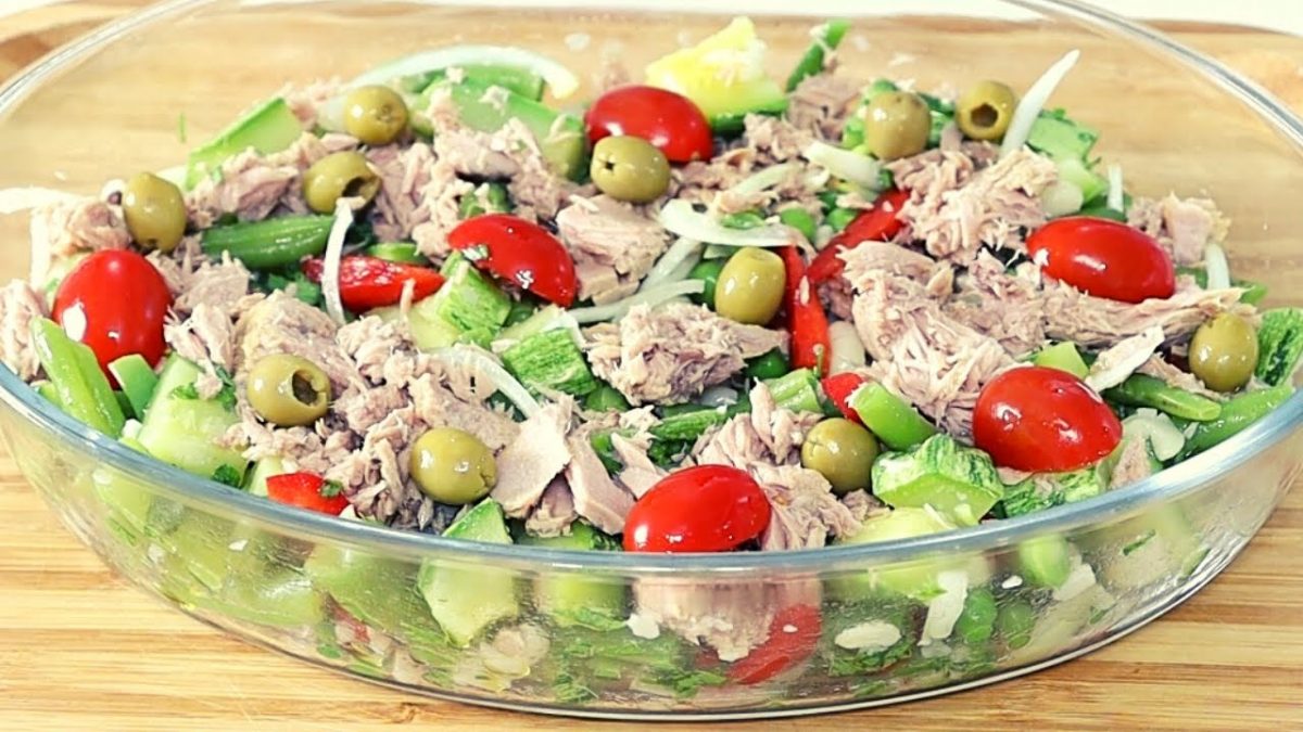 SALADA DE FEIJÃO COM ATUM E LEGUMES: DELICIOSA E REFRESCANTE!