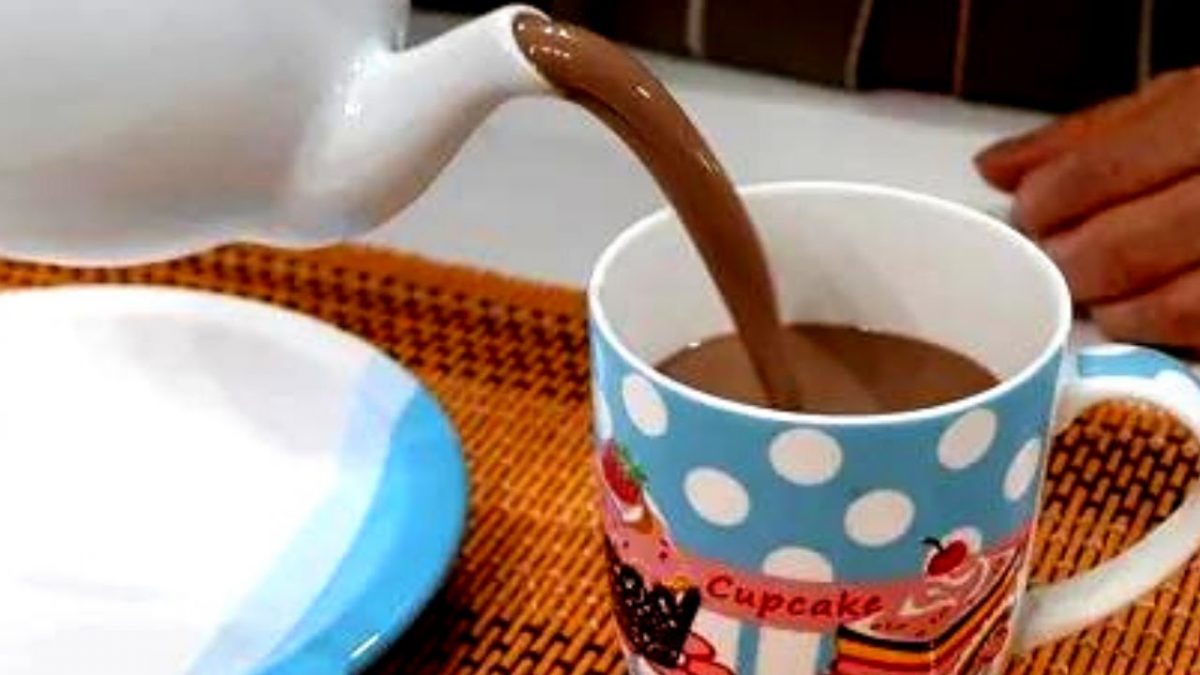 CHOCOLATE QUENTE SUPER CREMOSO. FEITO NA PANELA.RECEITA FÁCIL E RÁPIDA.