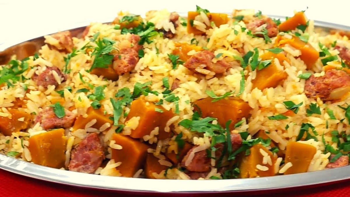 ARROZ SOLTINHO E GOSTOSO FEITO DESTE JEITO VOCÊ NUNCA VIU IGUAL. FEITO COM ABÓBORA E LINGUIÇA.