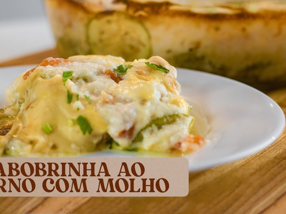 ABOBRINHA AO FORNO: CREMOSA E COM MOLHO ESPECIAL