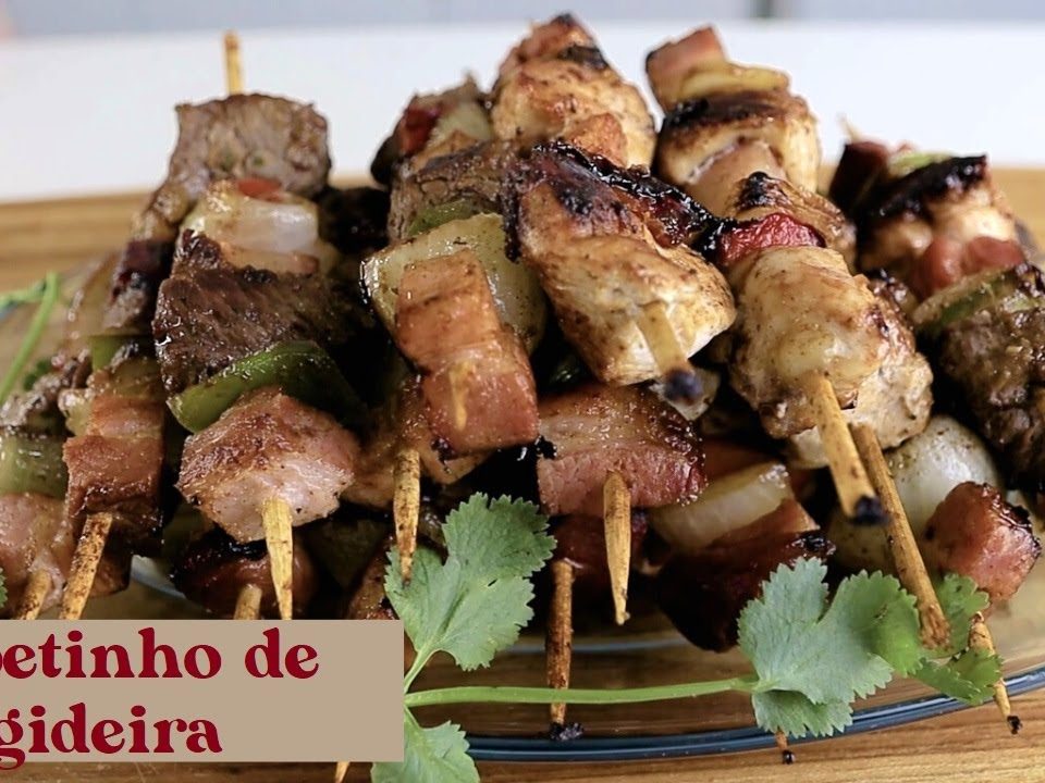 FAÇA O SEU CHURRASCO SEM CHURRASQUEIRA.ESPETINHOS DE CARNE NA FRIGIDEIRA.