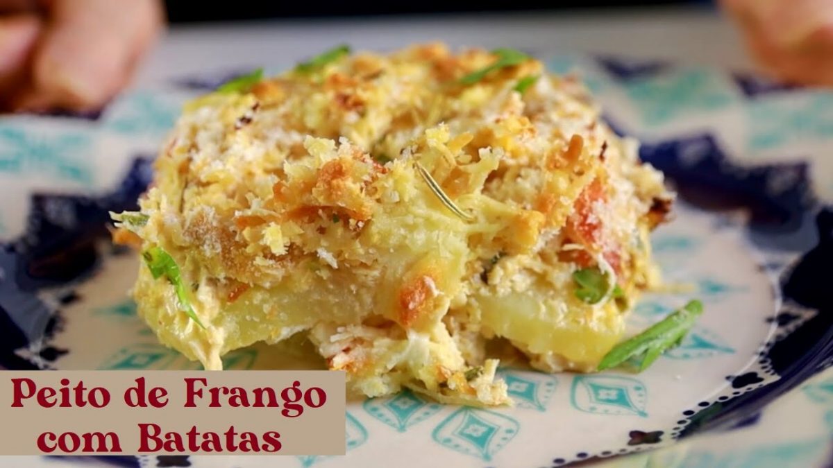 PEITO DE FRANGO COM BATATAS. CUSTA POUCO E FICA DELICIOSO!