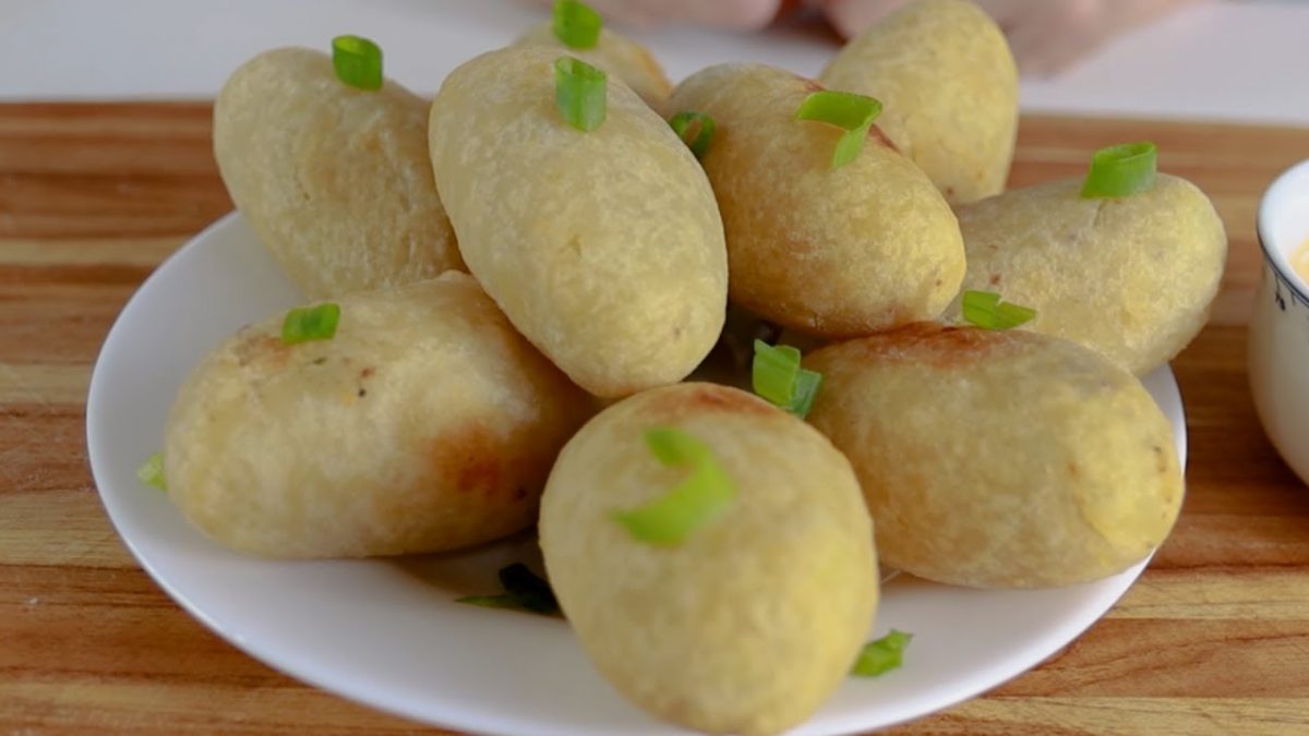 BOLINHOS DE BATATA RECHEADOS COM CARNE MOÍDA.