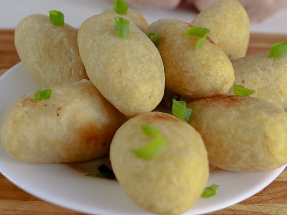 BOLINHOS DE BATATA RECHEADOS COM CARNE MOÍDA.