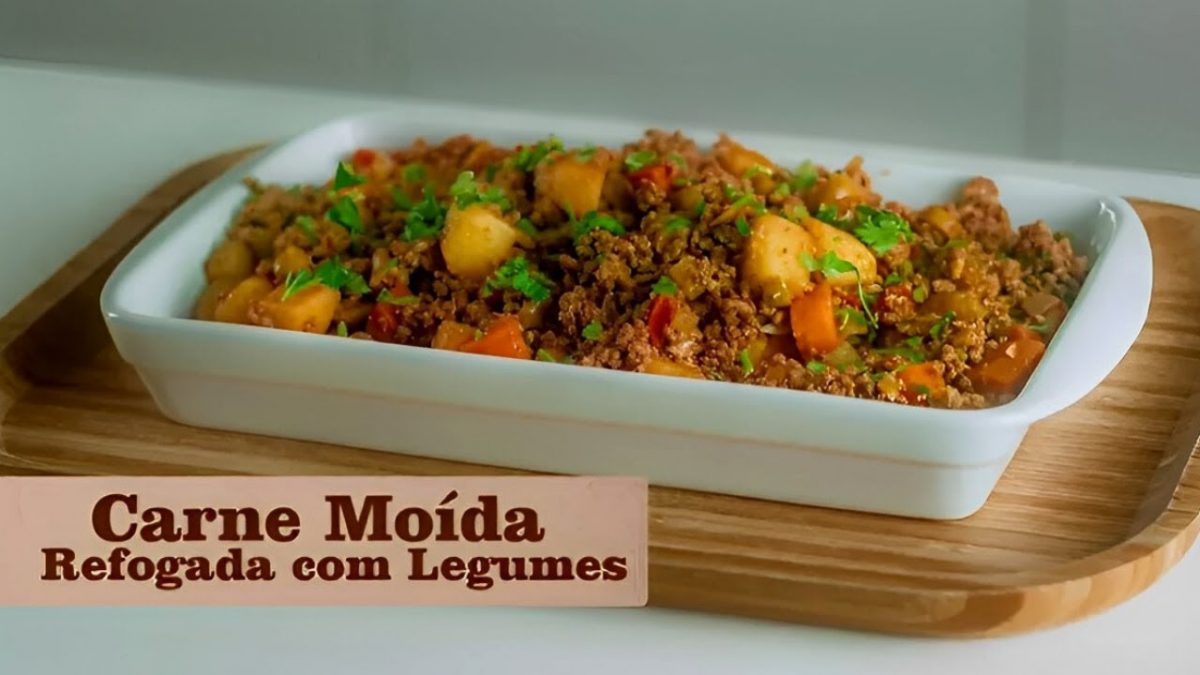 CARNE MOÍDA COM BATATAS E LEGUMES. RECEITA SUPER FÁCIL E COM TEMPERO ESPECIAL