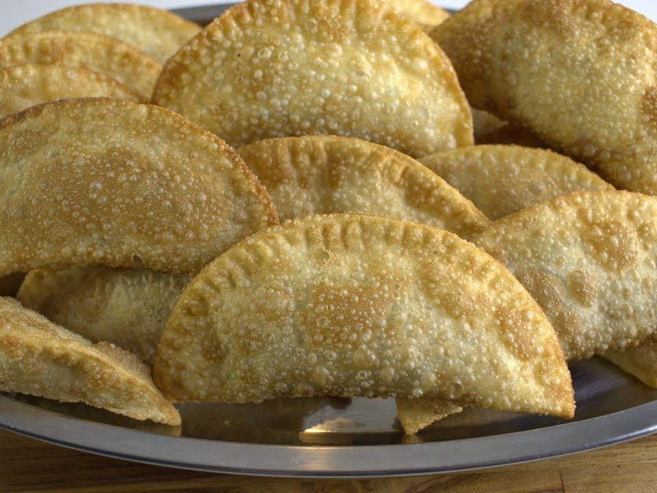 PASTEL DE CARNE MOÍDA.RECHEIO IGUAL DA FEIRA.MASSA SEQUINHA E CROCANTE.