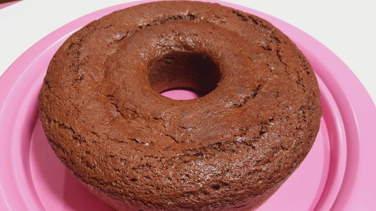 BOLO DE CHOCOLATE É SÓ MISTURAR TA PRONTO😱 MACIO ÚMIDO E FOFINHO😋 @ReceitasdaKelly