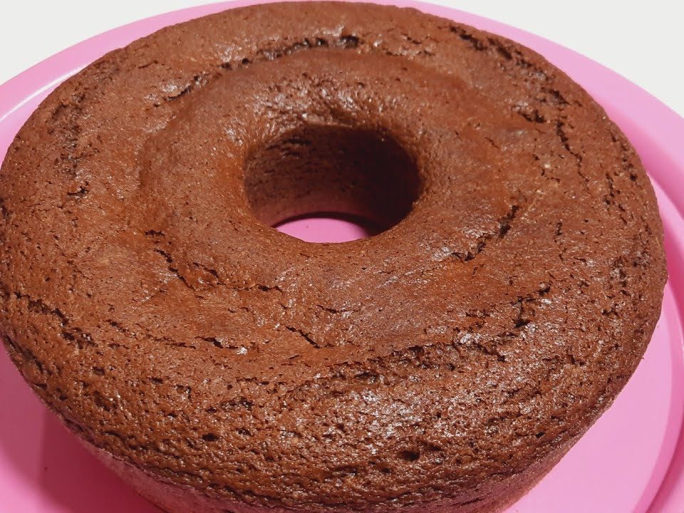 BOLO DE CHOCOLATE É SÓ MISTURAR TA PRONTO😱 MACIO ÚMIDO E FOFINHO😋 @ReceitasdaKelly