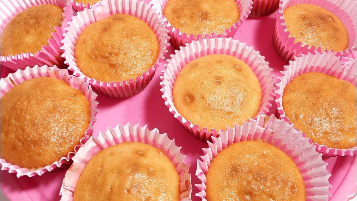 CUPCAKE DE BAUNILHA MASSA FOFINHA ÚMIDA  FÁCIL E DELICIOSA 😋 @ReceitasdaKelly