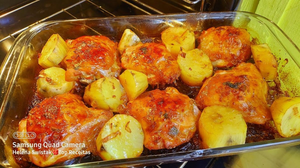 MELHOR MARINADA PARA FRANGO ASSADO NO FORNO - Faça coxas desse jeito para a visita !