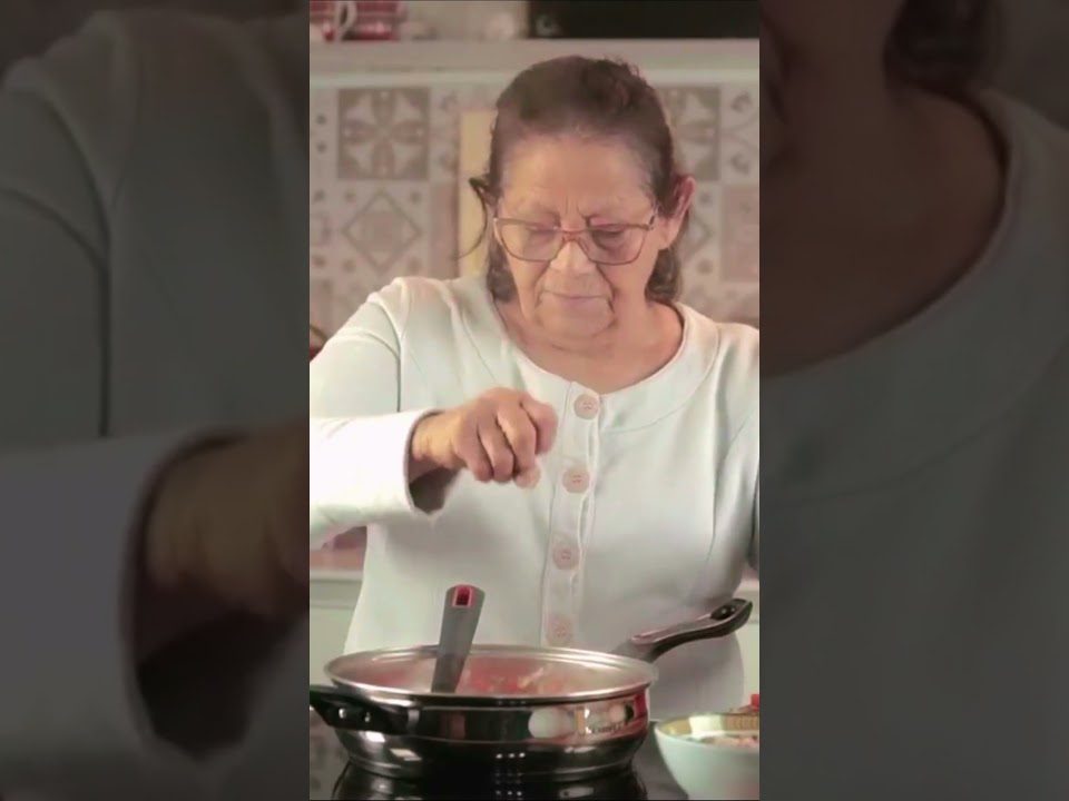 TEM SOBRAS DE ARROZ NA GELADEIRA? FAÇA ARROZ FRITO!