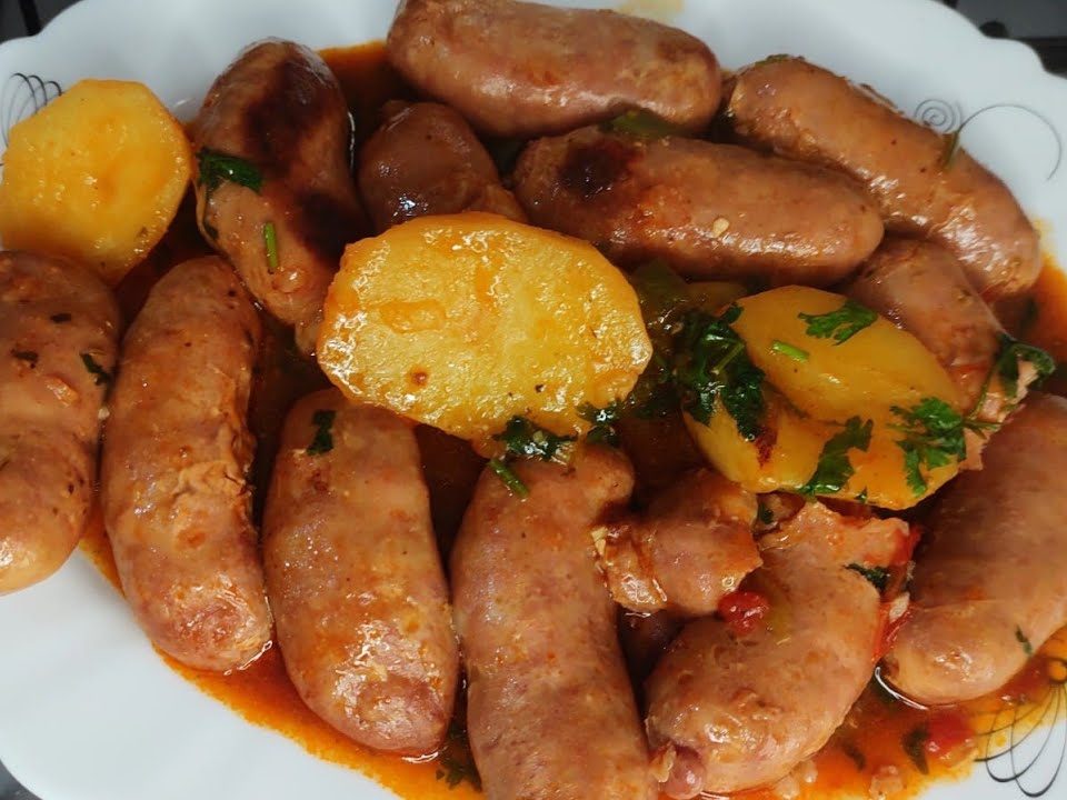 linguiça com batatas ao molho na panela de pressão/ verdadeira delícia 😋😋#linguiçatoscana