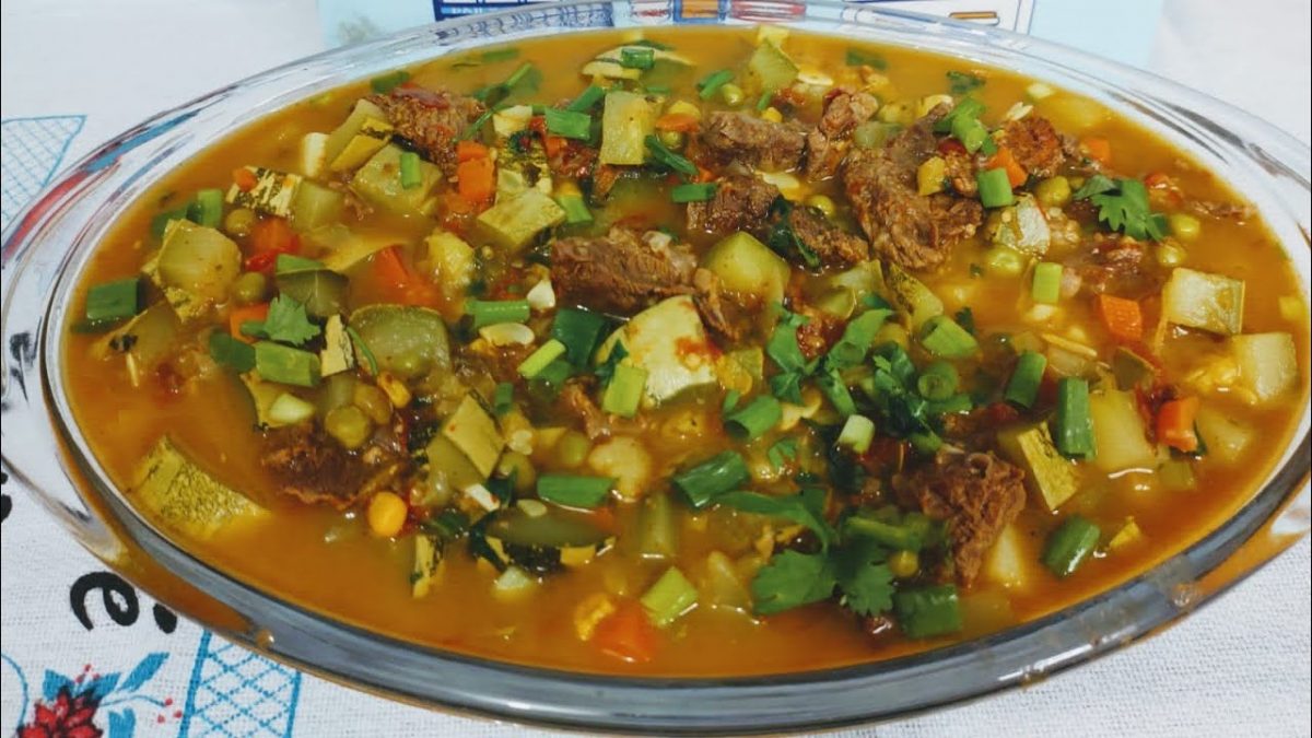 Sopa de abobrinha com carne/ muito deliciosa e saudável 😋😋😋😋