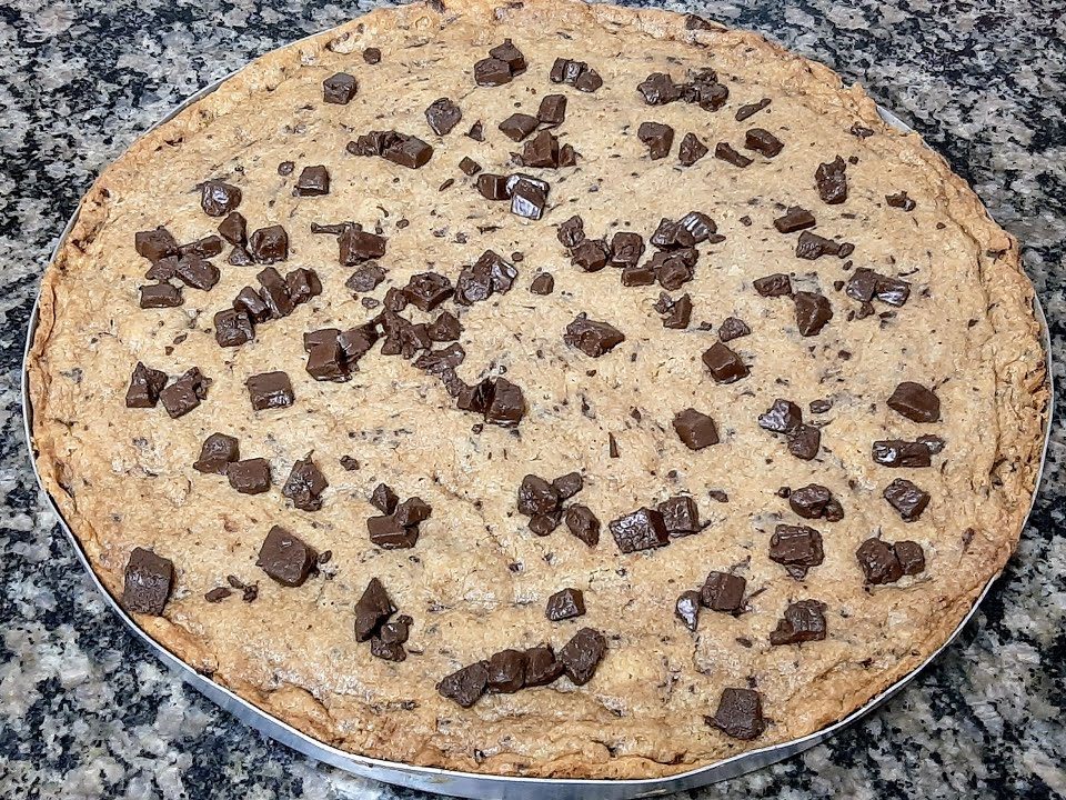 Cookies gingante/ pizza de cookies  delícia muito gostoso super fácil 🍪🍪🍪🍪🍪🍫🍫