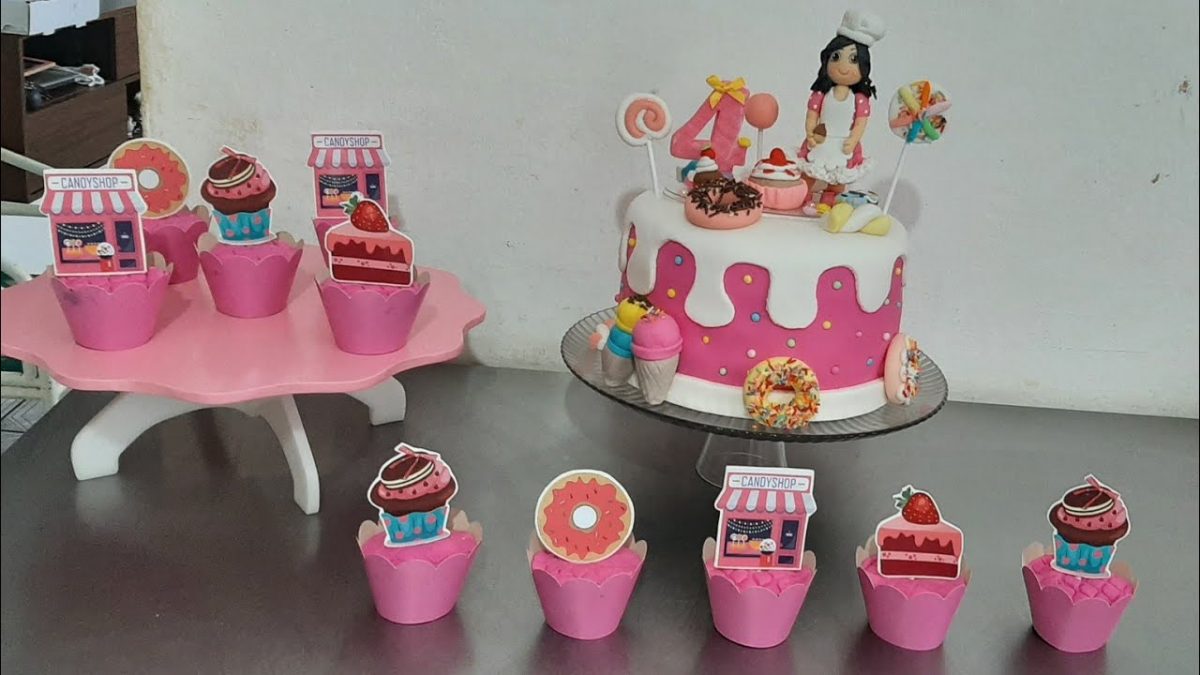 Nossa produção, do final de semana arte em bolo, com pasta americana!!🍭🍭🍬🧁🧁🎂🎂🎂🍫🍰