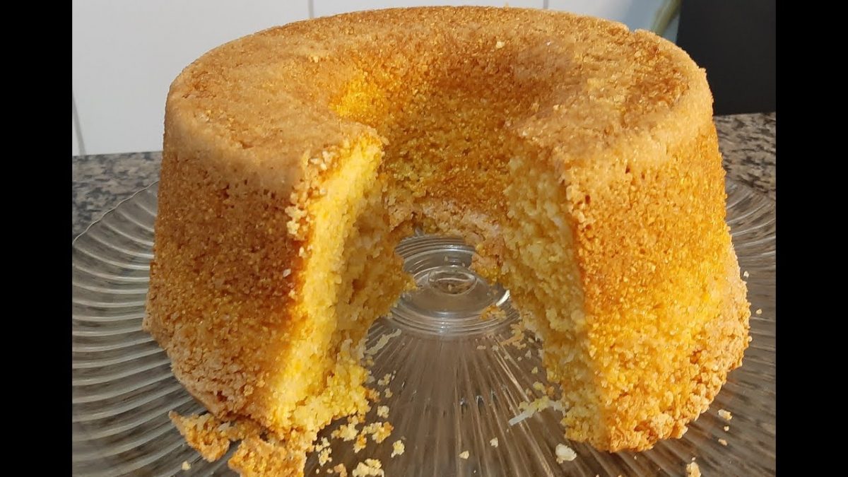 Bolo de flocão de milho com Coco  muito fofinho uma delícia super fácil de fazer!!!🌽🌽🌽🌽