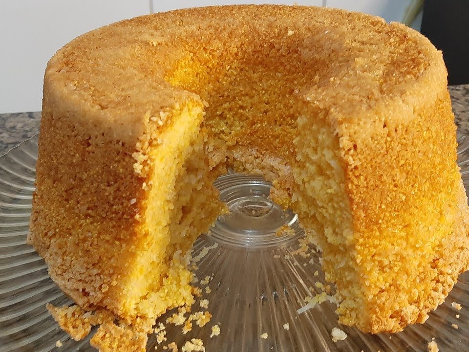 Bolo de flocão de milho com Coco  muito fofinho uma delícia super fácil de fazer!!!🌽🌽🌽🌽