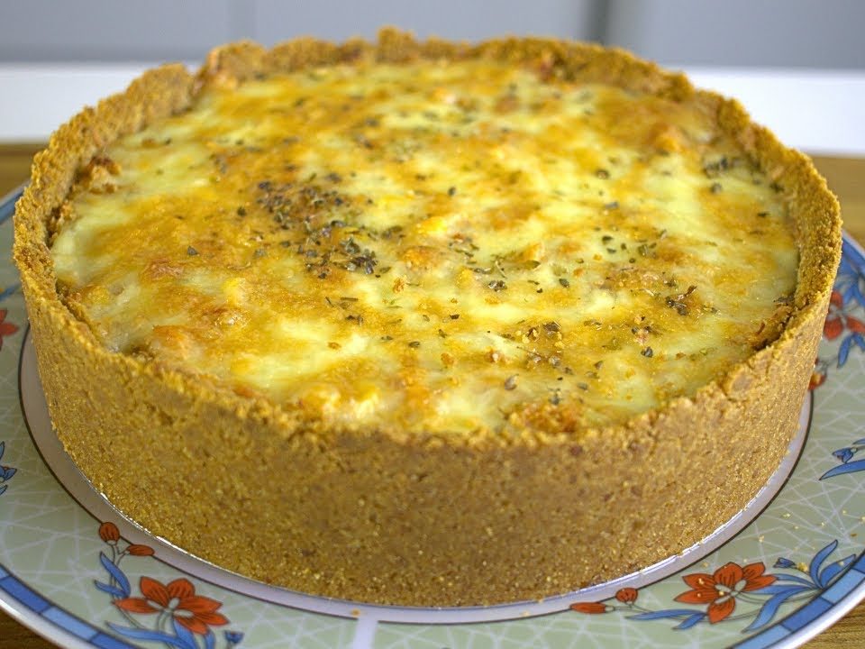 TORTA DE FRANGO FÁCIL.MASSA FEITA COM BISCOITO.NUNCA MAIS ERRE PARA FAZER A MASSA.