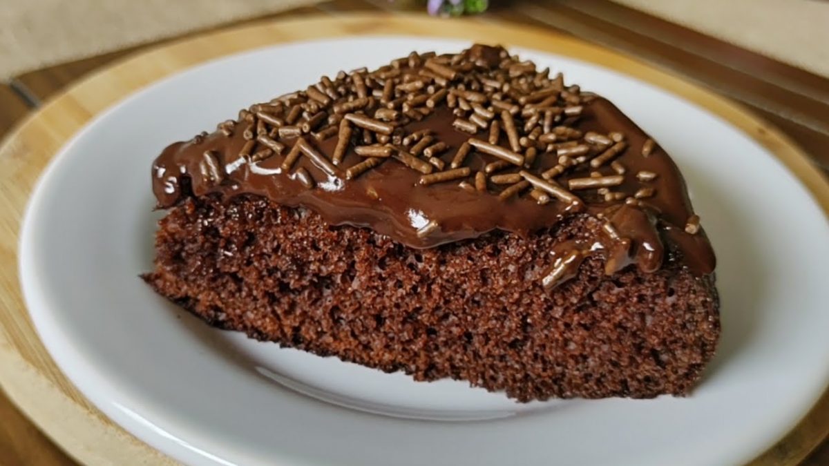 Bolo de Chocolate na Frigideira | Massa Super Fofinha e com Apenas 1 Ovo