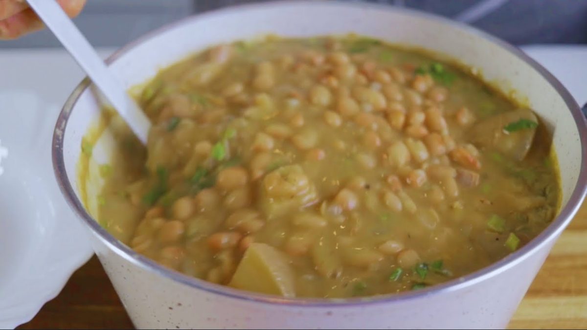 COLOQUEI BARRIGA NO FEIJÃO.FOI DIFÍCIL PARAR DE COMER.