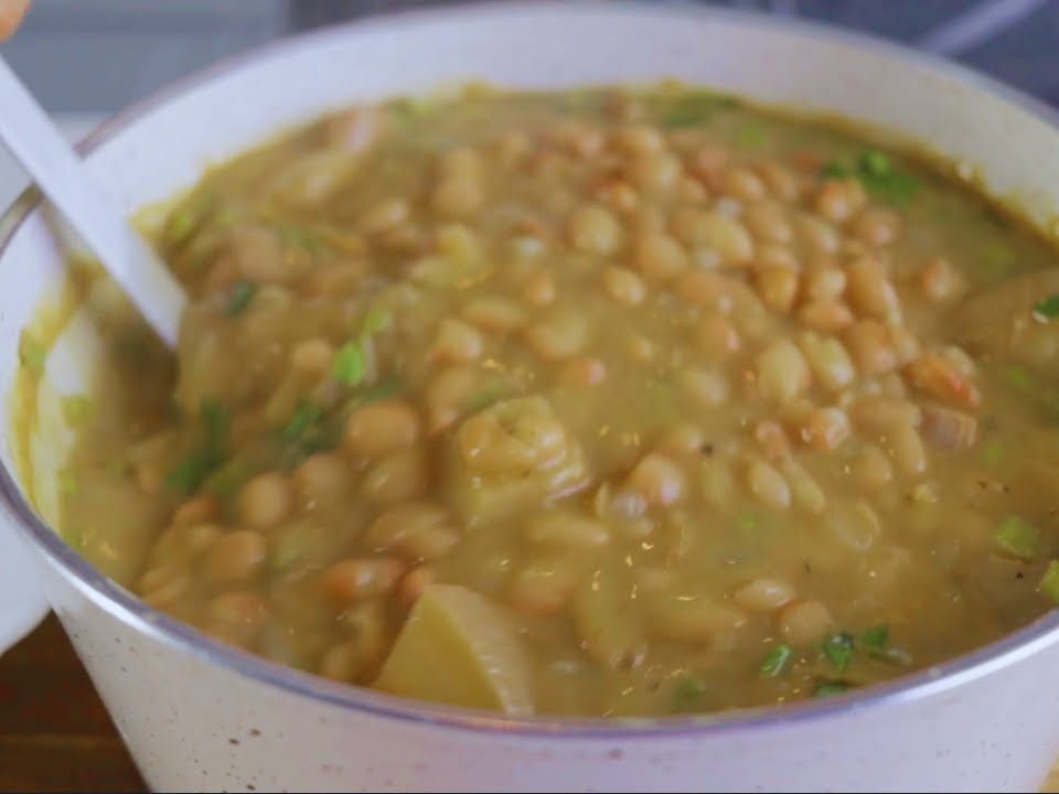 COLOQUEI BARRIGA NO FEIJÃO.FOI DIFÍCIL PARAR DE COMER.