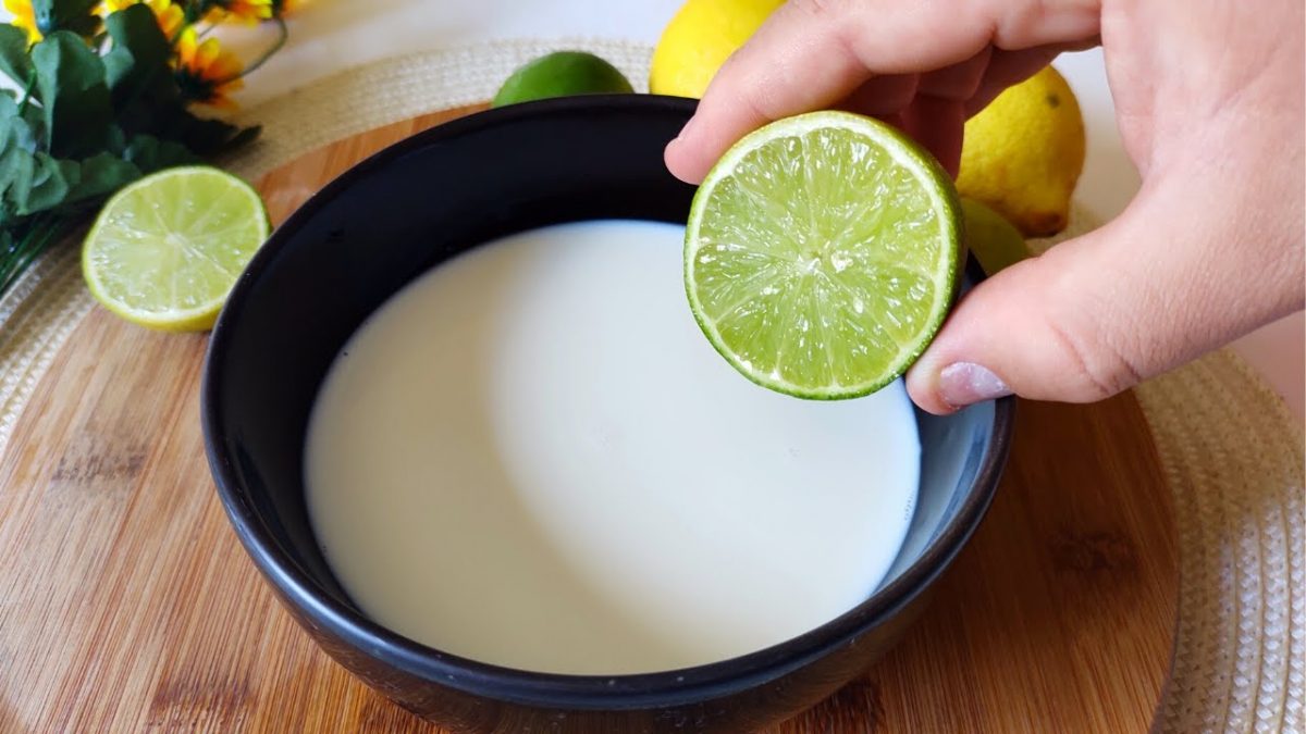 COLOQUEI LIMÃO NO LEITE E DESCOBRI O SEGREDO PARA UM BOLO FOFÍSSIMO