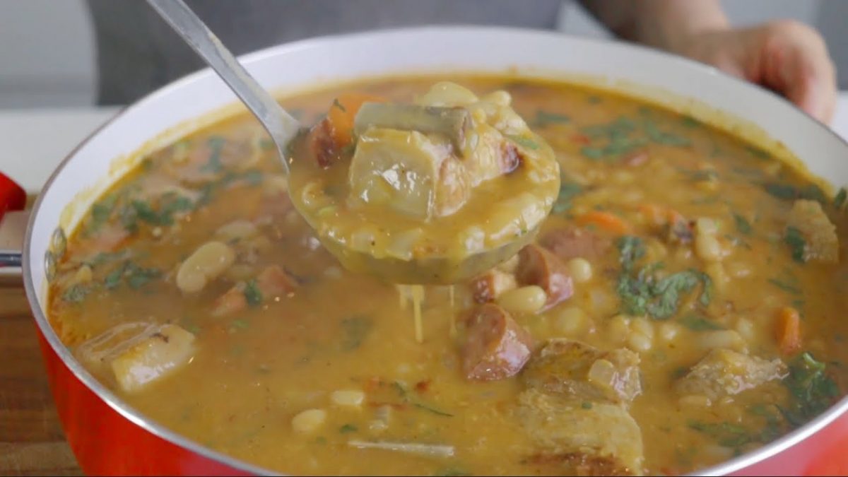 CASSOULET DE FEIJÃO COM COSTELINHA DE PORCO.RECEITA QUENTINHA PARA O DIA DOS PAIS.