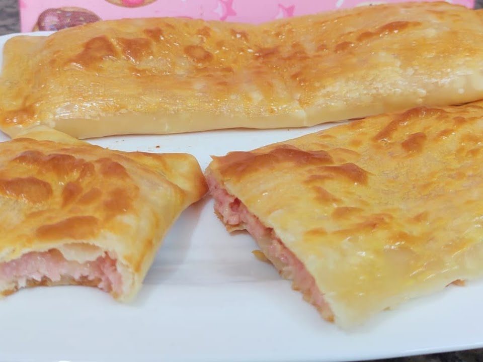 Pastelão de forno feito com massa de pronta de pastel/ uma verdadeira delícia 😋