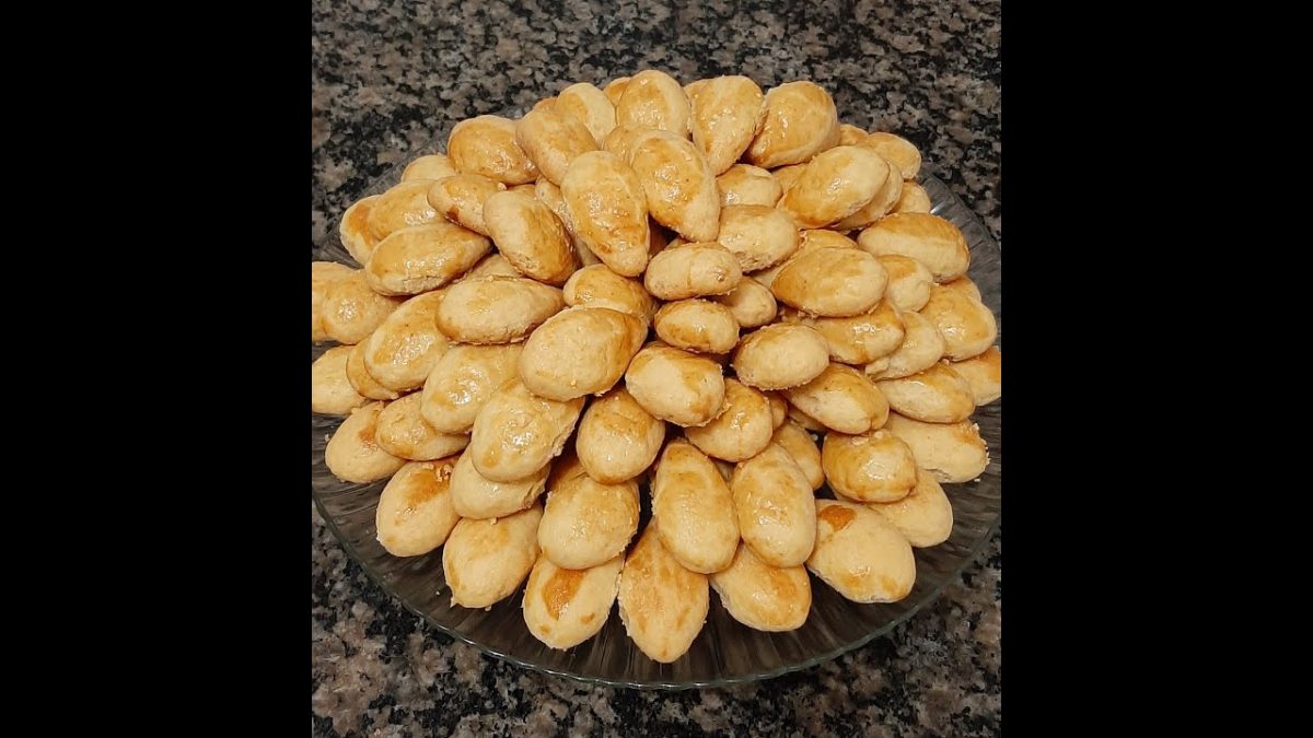 Salgadinho  de queijo com 3 ingredientes, ótimo para vender ou para sua festa . Uma delícia