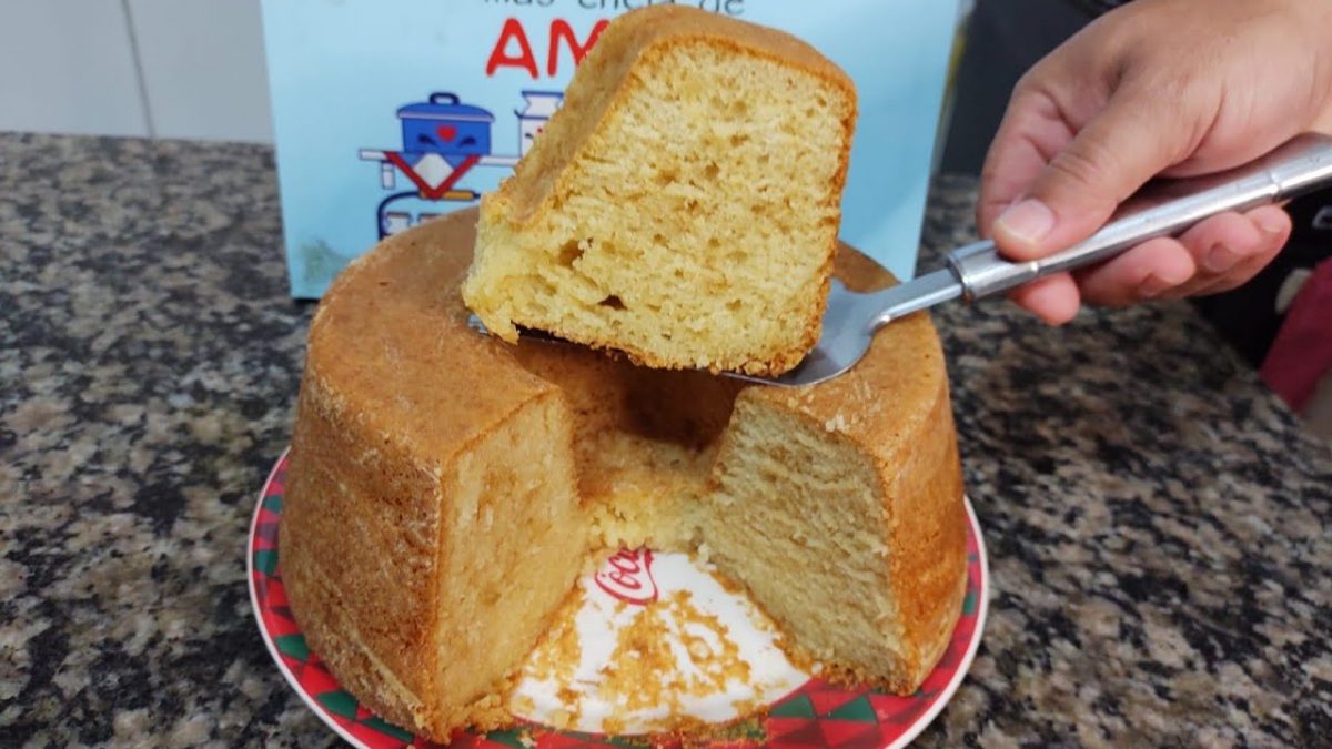 Bolo de creme de leite fica super fofinho!! muito fácil de fazer ☕☕