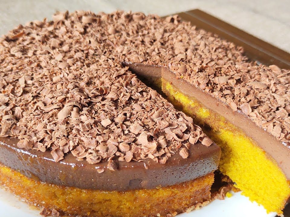 BOLO DE CENOURA CHOCOLATUDO JÁ SAI DO FORNO ASSIM | RECEITA SIMPLES E FÁCIL