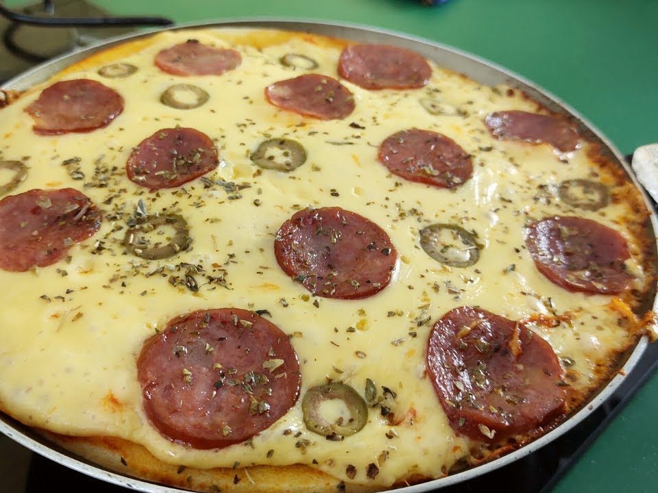 PIZZA COM MASSA DE TAPIOCA NA FRIGIDEIRA