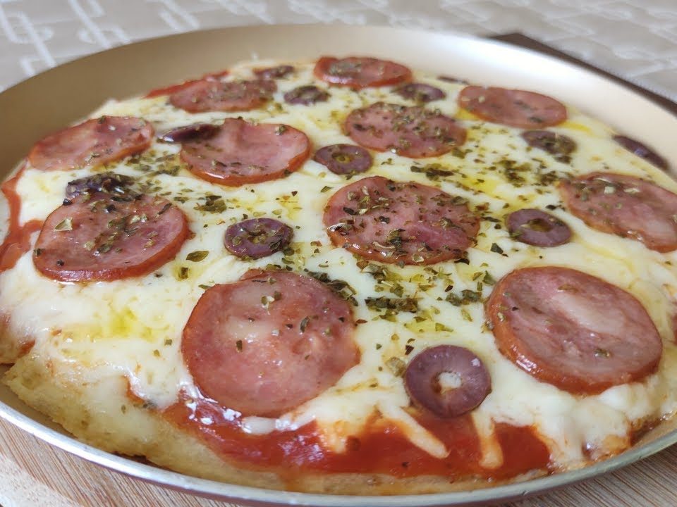 Pizza de Liquidificador na Frigideira | Sem Ovo e Sem Fermento