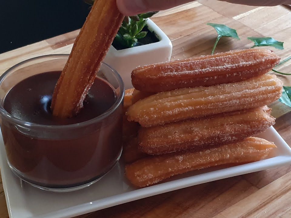 Receita de Churros com Chocolate | Rápido, Fácil e Delicioso.