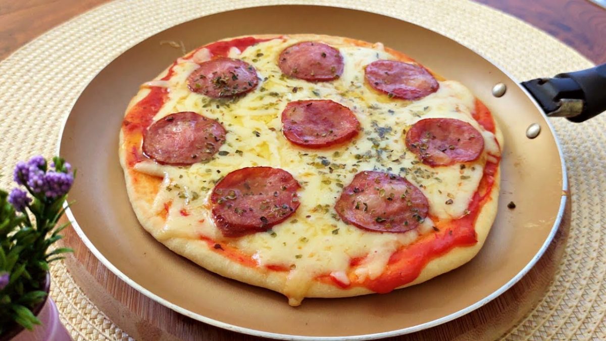 SEM FORNO | FAÇA PIZZA NA FRIGIDEIRA EM MENOS DE 10 MINUTOS