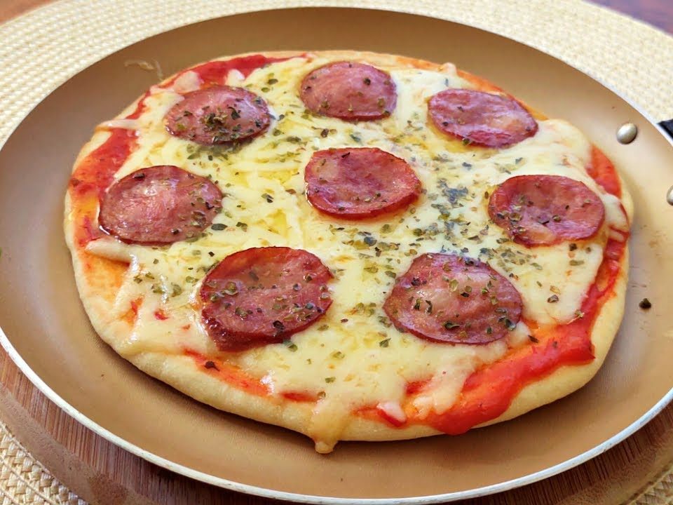 SEM FORNO | FAÇA PIZZA NA FRIGIDEIRA EM MENOS DE 10 MINUTOS