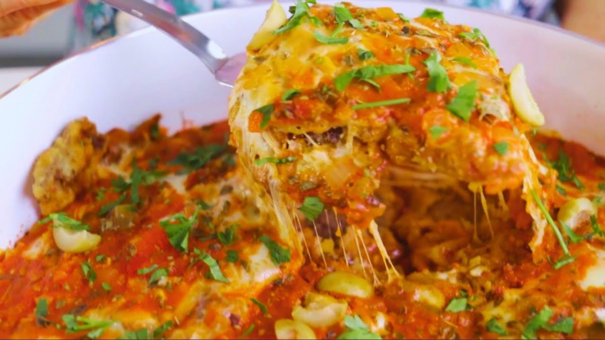 BIFE A PARMEGIANA DE FRIGIDEIRA. RECEITA FÁCIL E SEM IR AO FORNO.