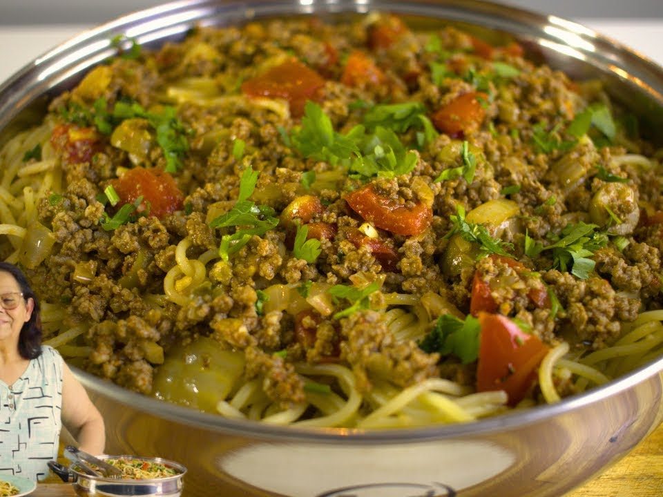 MACARRÃO DE FRIGIDEIRA SOLTINHO. COM MANTEIGA E CARNE MOÍDA.IDEAL PARA O ALMOÇO DE DOMINGO.