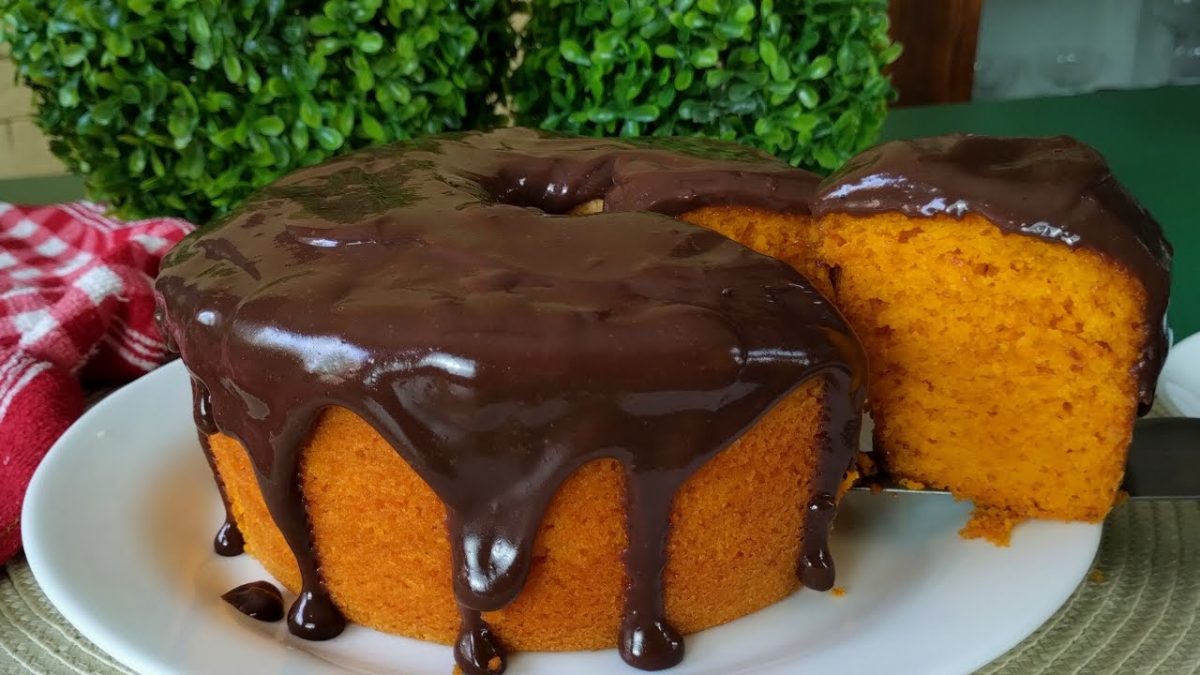 BOLO DE CENOURA COM CHOCOLATE | SIMPLES, FÁCIL E SEM ERRO